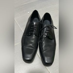 Black  shoes men’s size 7 From Browns Shoes Canada, only wore once
